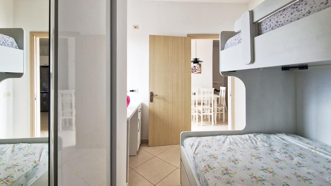 Del Mar Sea View Apartment Саранда Екстер'єр фото