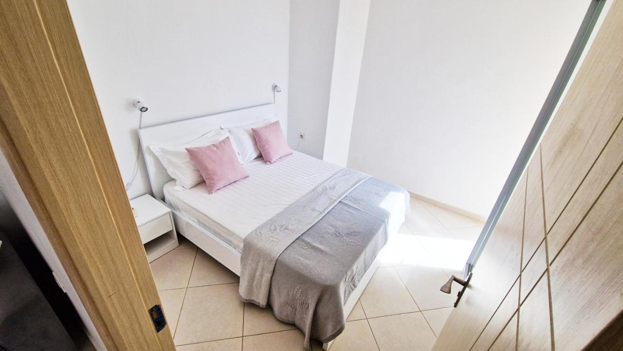 Del Mar Sea View Apartment Саранда Екстер'єр фото
