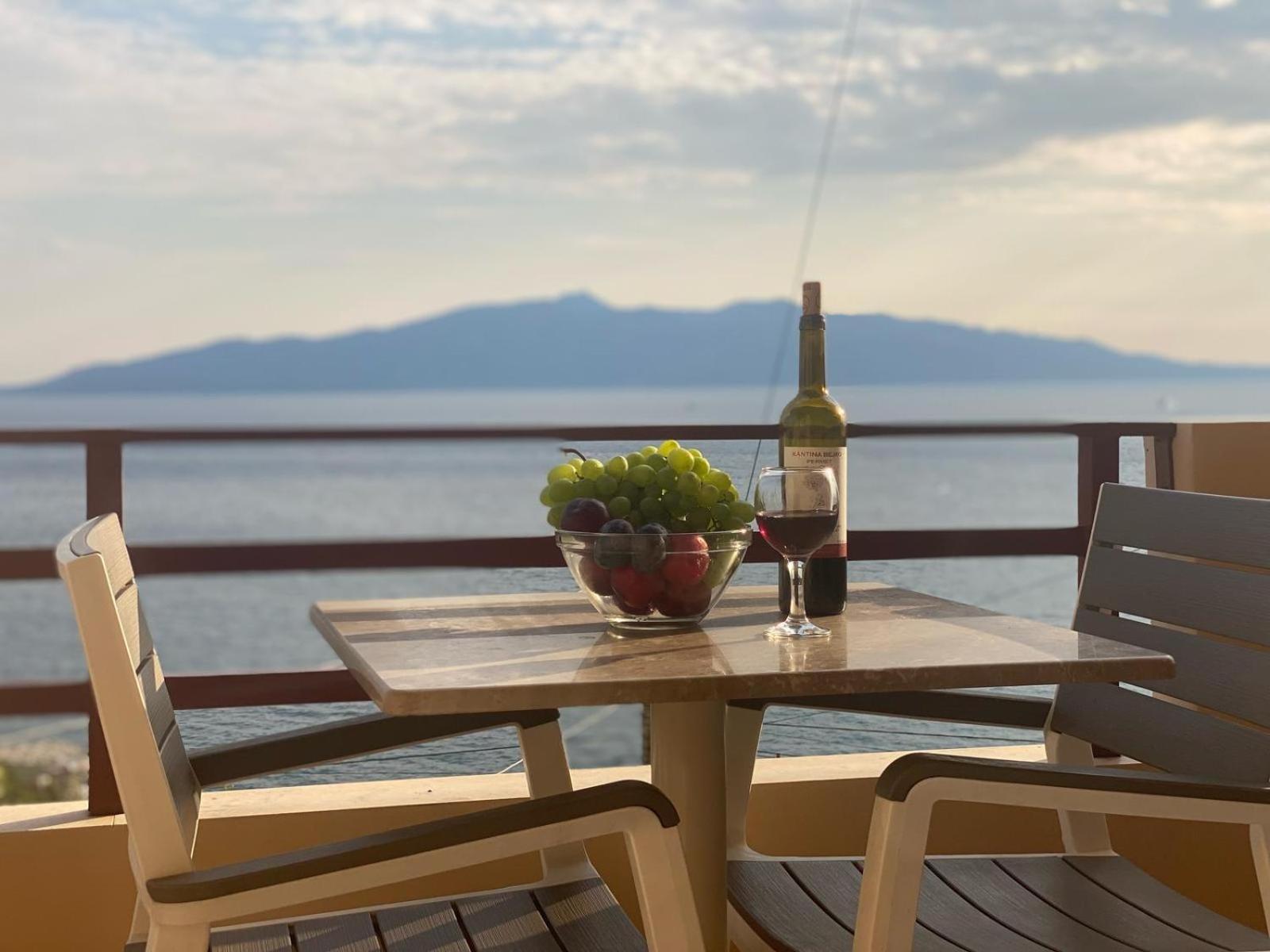 Del Mar Sea View Apartment Саранда Екстер'єр фото