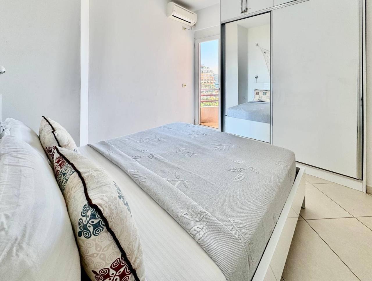 Del Mar Sea View Apartment Саранда Екстер'єр фото