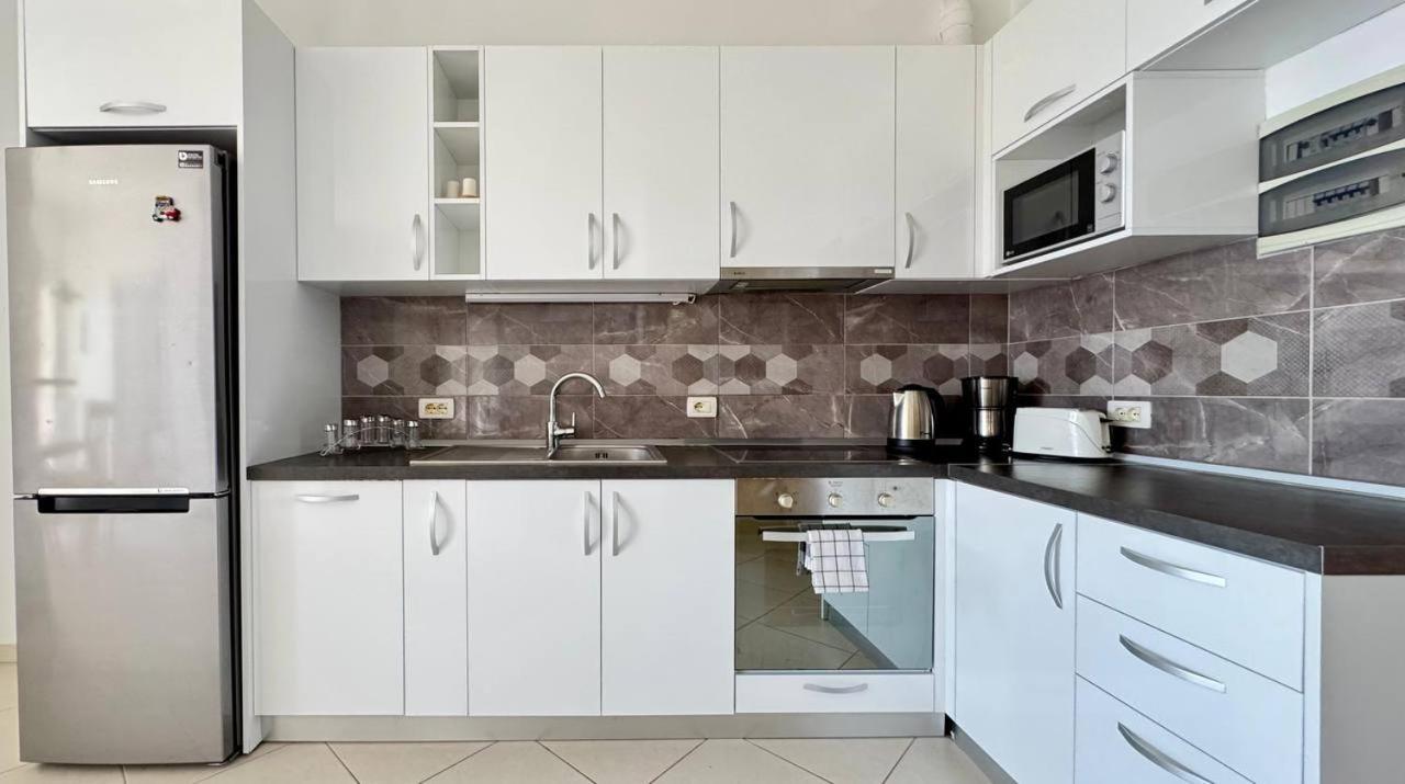 Del Mar Sea View Apartment Саранда Екстер'єр фото